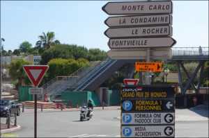 Jika bagi kebanyakan pasukan perlumbaan "rumah sendiri" diadakan di Silverstone, maka bagi ramai pelumba, perlumbaan yang benar-benar terasa seperti di rumah sendiri ialah Grand Prix Monaco.
